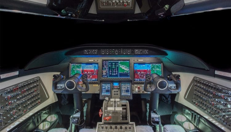 Learjet-75-Cockpit-1-1